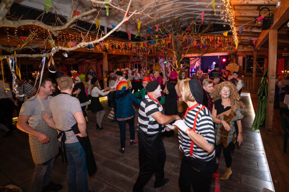 livemusik-faschingsball-oesterreich.jpg